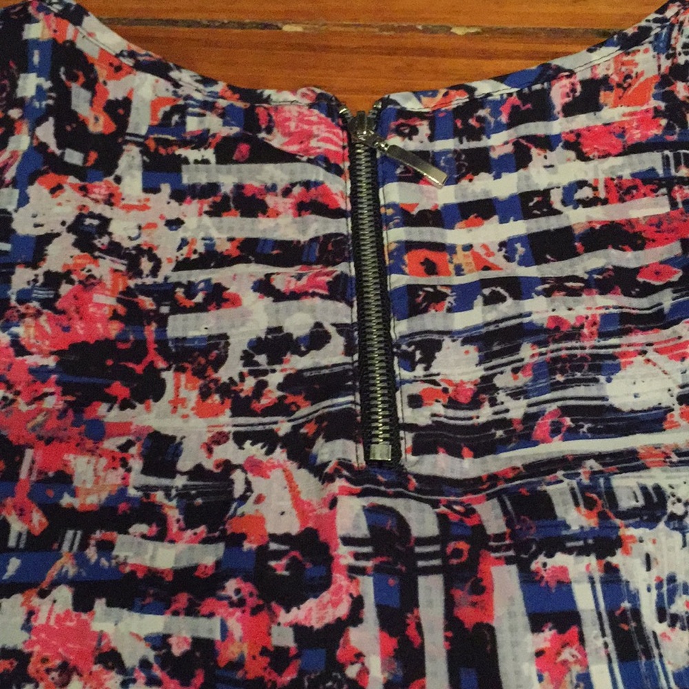 Express Silky Top - Picture 3 of 3